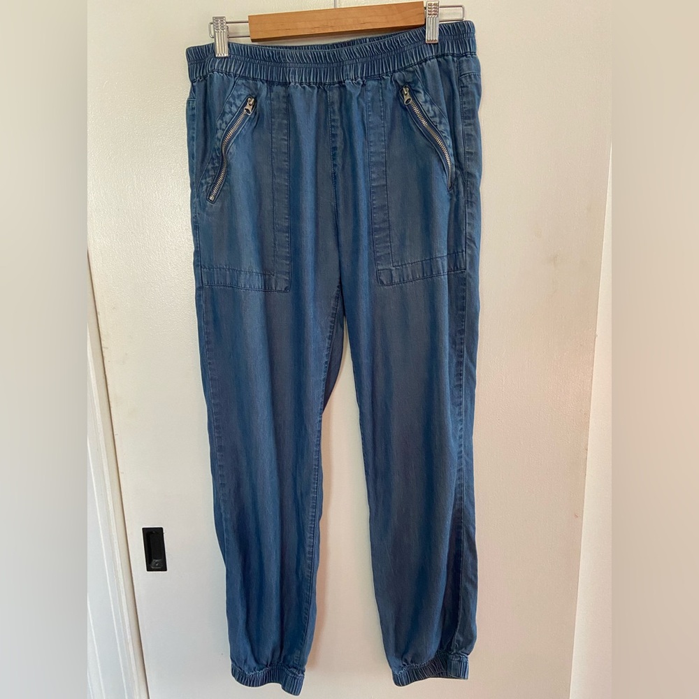 Just Living Tencel pull on jogger style pant with zipper pockets